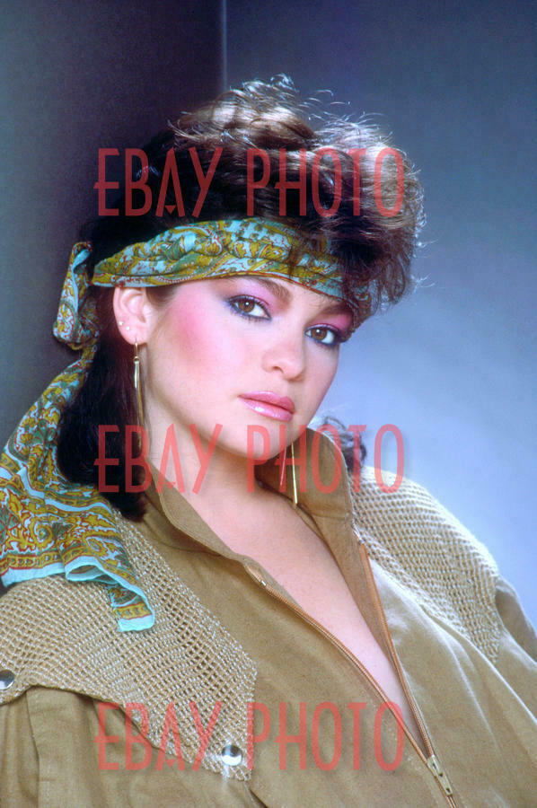VALERIE BERTINELLI ONE DAY AT A TIME 8x12 PHOTO #VB18102